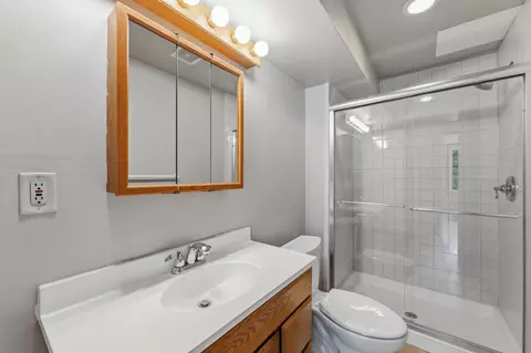 Bath - 9610 Lakeside Trl, Champlin, MN 55316 photo 3 of 3