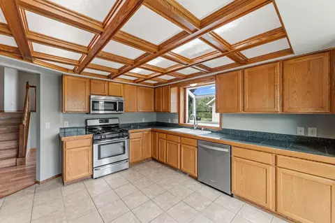Kitchen - 9610 Lakeside Trl, Champlin, MN 55316 photo 3 of 4