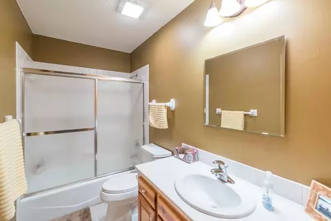 Bath - 1399 E Pointe Dr, Brainerd, MN 56401 photo 2 of 2