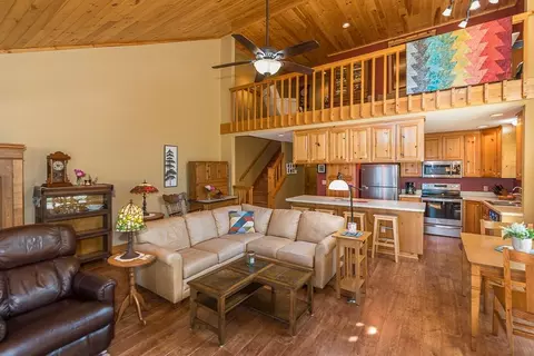 Living - 1399 E Pointe Dr, Brainerd, MN 56401 photo 2 of 3