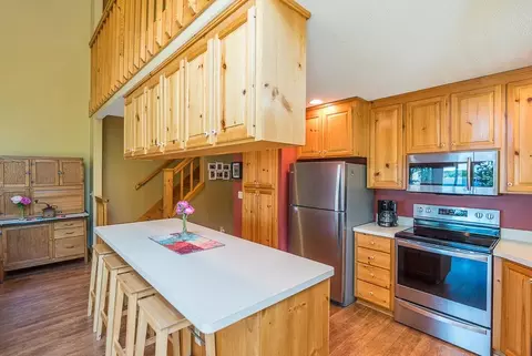 Kitchen - 1399 E Pointe Dr, Brainerd, MN 56401 photo 2 of 3