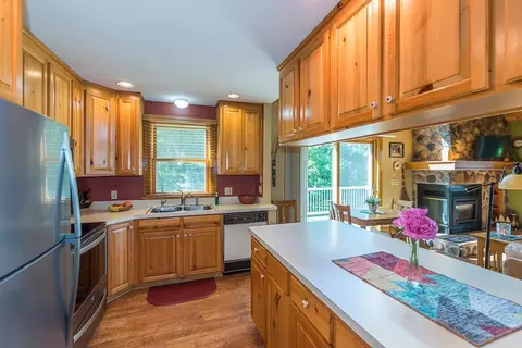 Kitchen - 1399 E Pointe Dr, Brainerd, MN 56401 photo 1 of 3