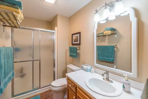 Bath - 1399 E Pointe Dr, Brainerd, MN 56401 photo 1 of 2