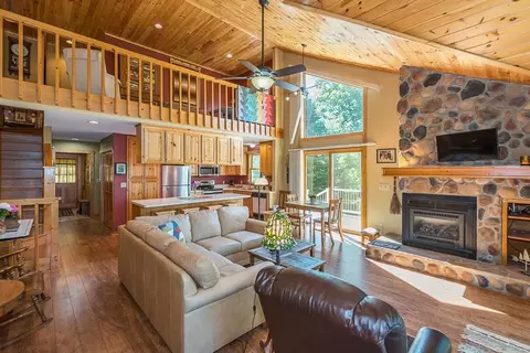 Living - 1399 E Pointe Dr, Brainerd, MN 56401 photo 1 of 3