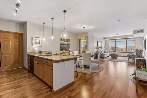 12501 Nicollet Ave #310, Burnsville, MN 55337