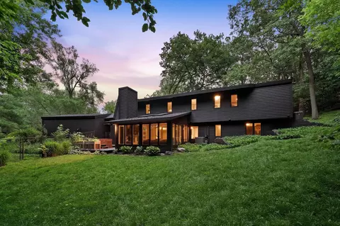 104 Maddaus Ln, Golden Valley, MN 55416