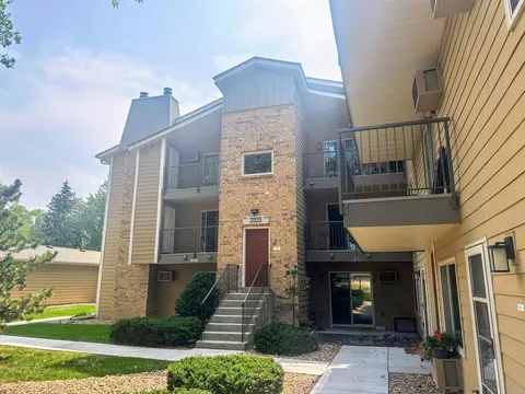 2020 Ridge Dr #16, Saint Louis Park, MN 55416