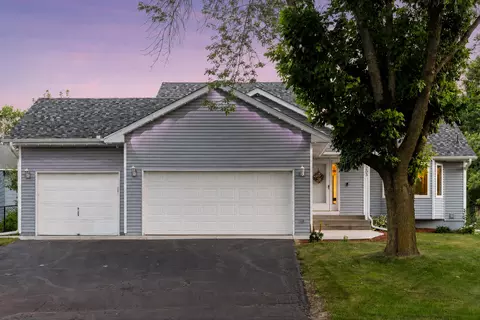 9203 Xenium Ln N, Maple Grove, MN 55369