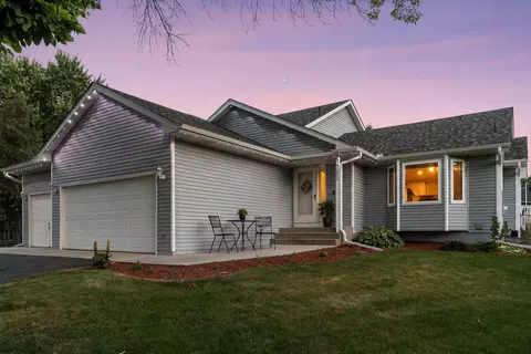 9203 Xenium Ln N, Maple Grove, MN 55369