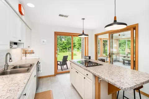 Kitchen - 719 S 64th Ave W, Duluth, MN 55807 photo 4 of 8