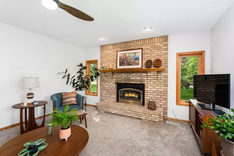 Living - 719 S 64th Ave W, Duluth, MN 55807 photo 4 of 6
