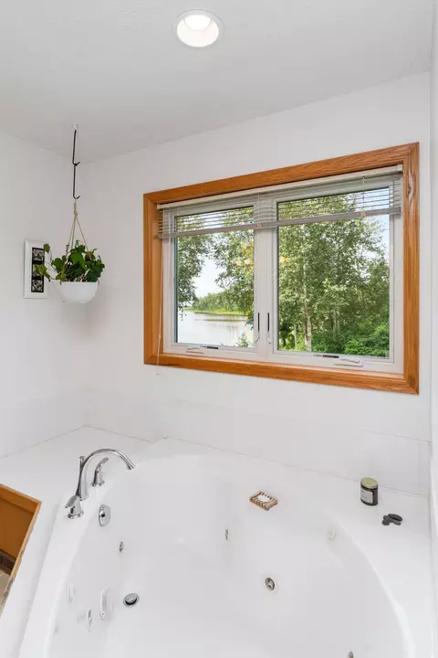 Bath - 719 S 64th Ave W, Duluth, MN 55807 photo 4 of 4