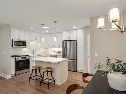984 Yuma Ln N, Plymouth, MN 55447