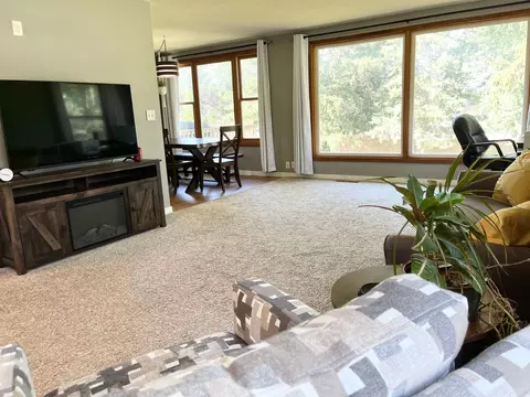 Living - 805 Highland Rd, Windom, MN 56101 photo 5 of 6