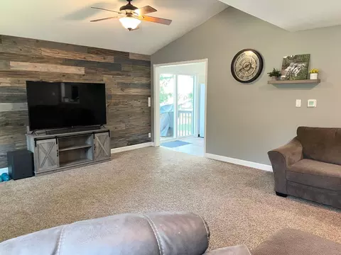 Living - 805 Highland Rd, Windom, MN 56101 photo 1 of 6