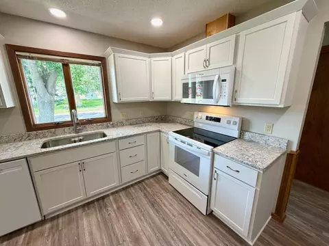 Kitchen - 305 W 3rd St, Winthrop, MN 55396 photo 4 of 5