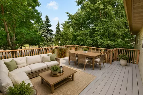 1043 Lawrence Cir, Sartell, MN 56377