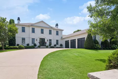 8585 Kelzer Pond Dr, Victoria, MN 55386