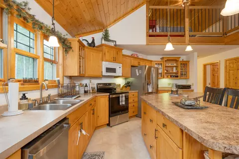 Kitchen - 52671 Becker Rd, Bigfork, MN 56628 photo 2 of 4
