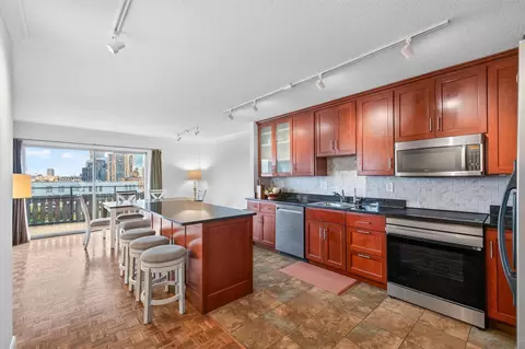 410 Groveland Ave #702, Minneapolis, MN 55403