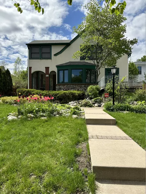 4120 Queen Ave S, Minneapolis, MN 55410