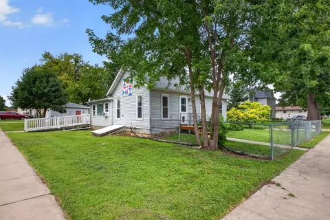 17 2nd St NE, Kasson, MN 55944