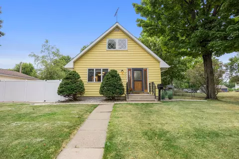 431 4th Ave SW, Cambridge, MN 55008