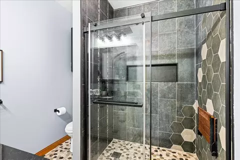 Bath - 5841 Spruce Ln, Duluth, MN 55811 photo 1 of 3