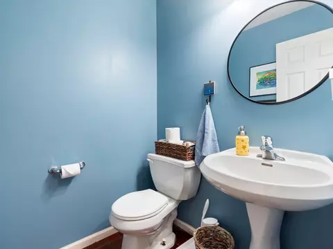 Bath - 1708 13th Ave NE, Brainerd, MN 56401 photo 2 of 3