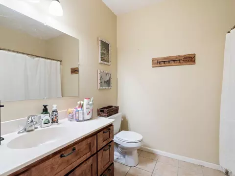 Bath - 1708 13th Ave NE, Brainerd, MN 56401 photo 3 of 3