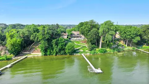 162 Peninsula Rd, Medicine Lake, MN 55441