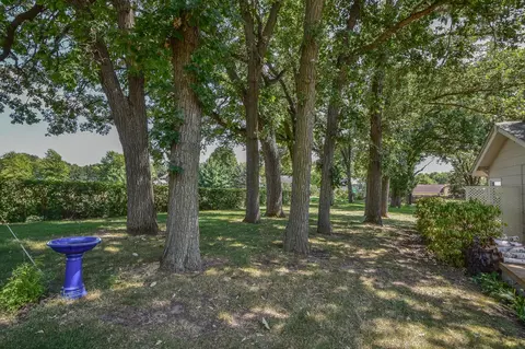 Exterior - 944 Longview Dr, Saint Cloud, MN 56304 photo 4 of 9