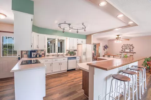 Kitchen - 944 Longview Dr, Saint Cloud, MN 56304 photo 3 of 3