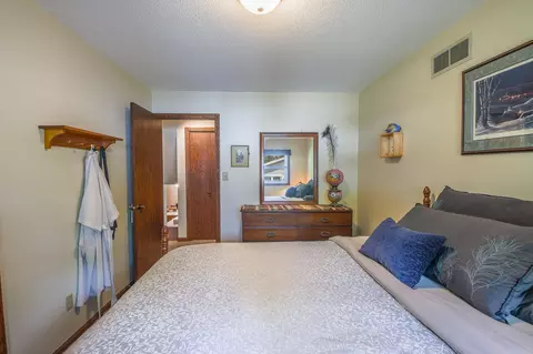 Bedroom - 944 Longview Dr, Saint Cloud, MN 56304 photo 4 of 7