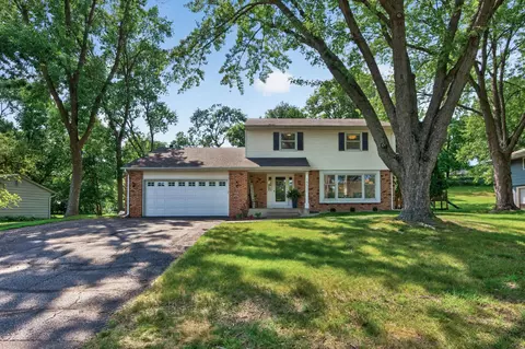 15521 Wing Lake Dr, Minnetonka, MN 55345