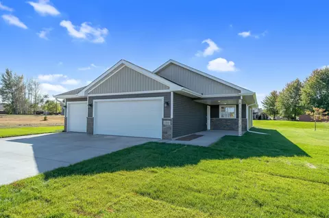 301 Gateway Pkwy, Osceola, WI 54020