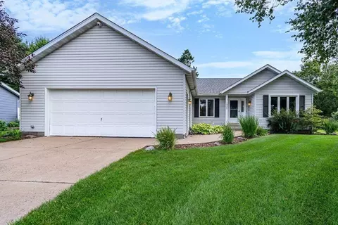 1930 Meadow Ln, Eau Claire, WI 54701