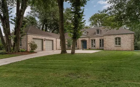910 Folwell Dr SW, Rochester, MN 55902