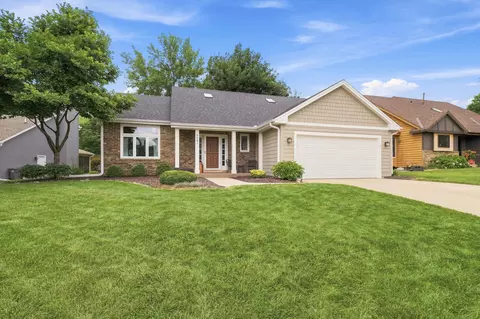 8081 Hidden Cir, Chanhassen, MN 55317
