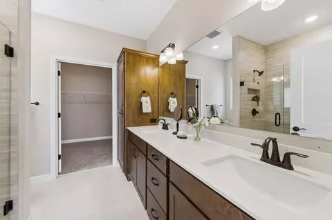 Bath - 284 Emmy Ln, Hanover, MN 55341 photo 2 of 3