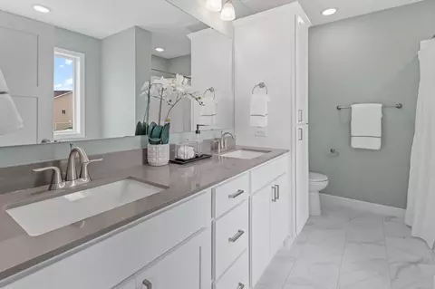 Bath - 810 Walnut Ct, Hanover, MN 55341 photo 1 of 3