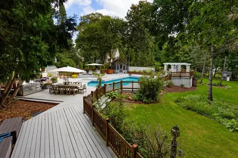 Exterior - 3865 Hillcrest Rd, Deephaven, MN 55391 photo 5 of 10