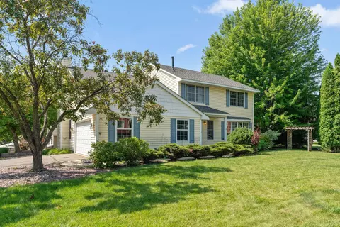 8020 Hidden Ct, Chanhassen, MN 55317