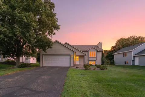 9044 Sequoia Rd, Woodbury, MN 55125