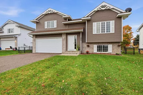 420 Moline Loop NW, Isanti, MN 55040