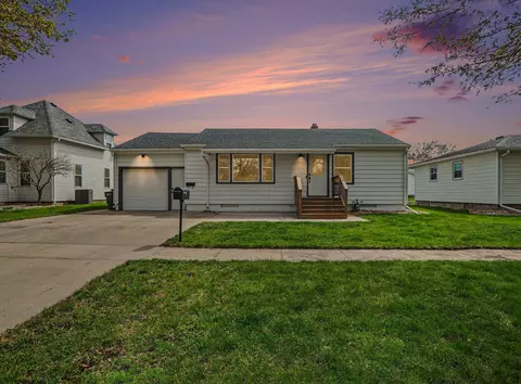 808 N Oakley St, Luverne, MN 56156