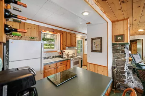 Kitchen - 4431 Cedarock Rd, Tower, MN 55790 photo 3 of 6