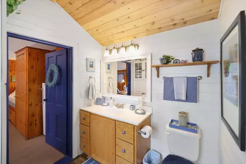 Bath - 4431 Cedarock Rd, Tower, MN 55790 photo 5 of 8
