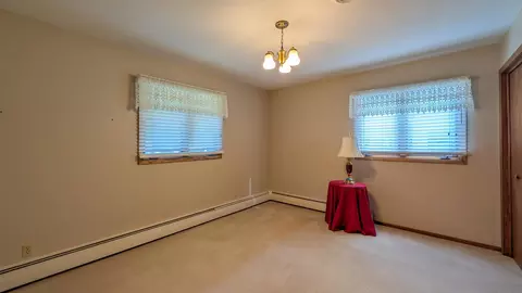 Bedroom - 1407 9th St NW, Austin, MN 55912 photo 4 of 5