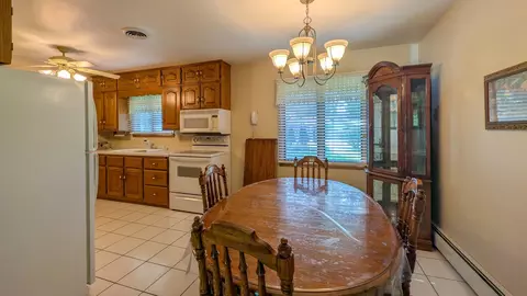 Dining - 1407 9th St NW, Austin, MN 55912 photo 1 of 1
